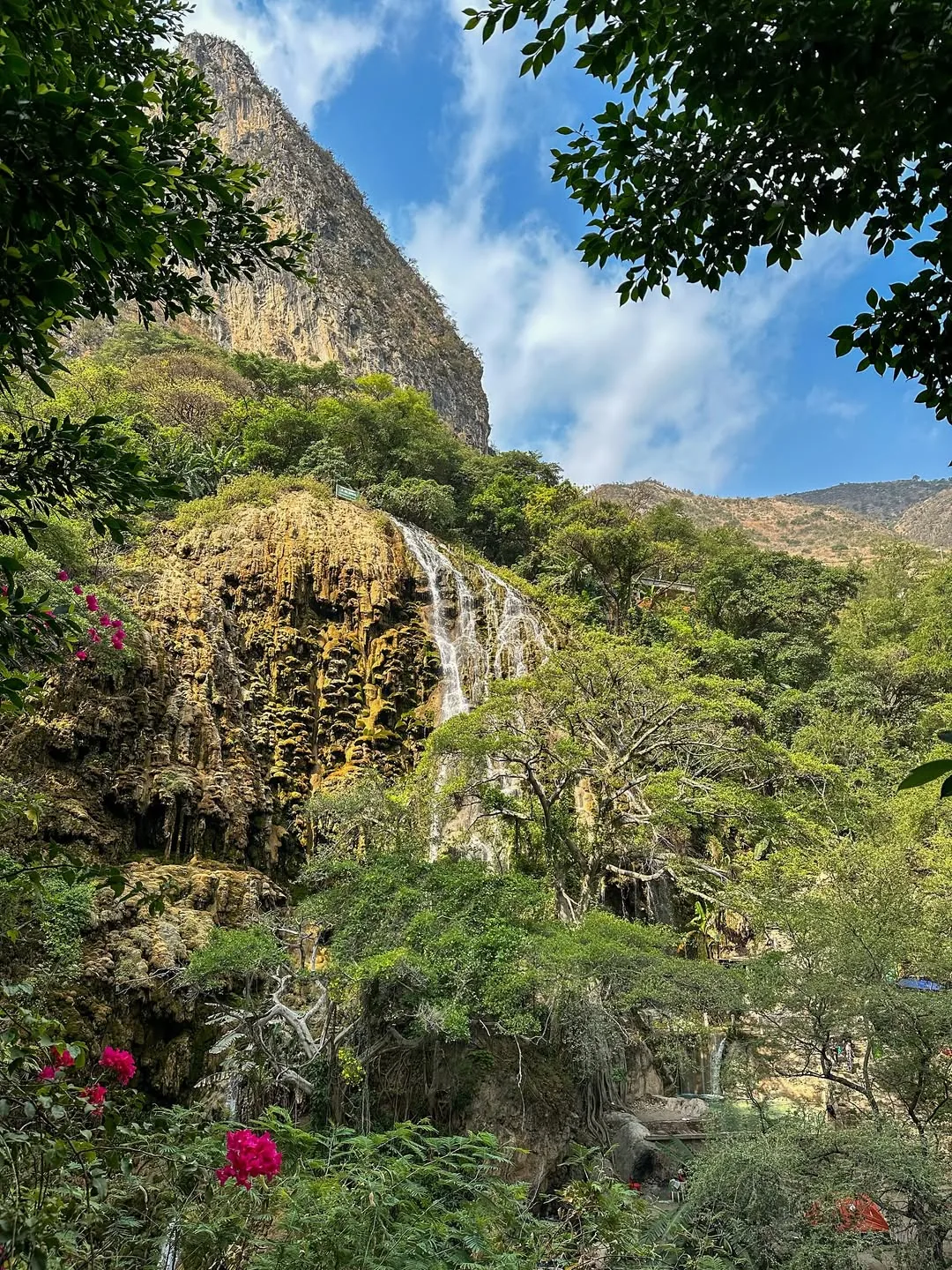 Carretera hacia las Grutas de Tolantongo en Hidalgo